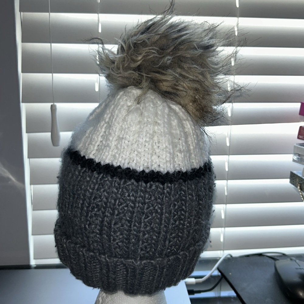 Panache Color Block Knit Beanie - Picture 3 of 7